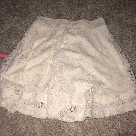 Lace skirt - Picture 1 of 1